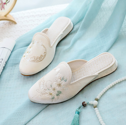 Title 4, Womens Mercerized Satin-Surface Embroidered Sl...