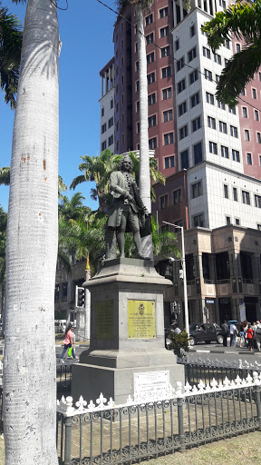 Mahé De Labourdonnais Statue