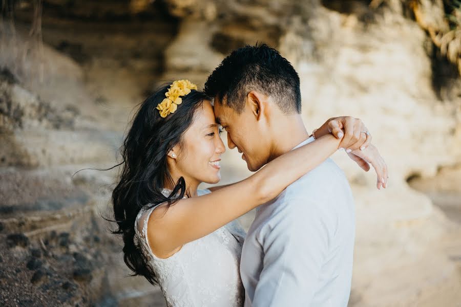 Fotógrafo de casamento Wayan Parmana (agraphotobali). Foto de 30 de julho 2020