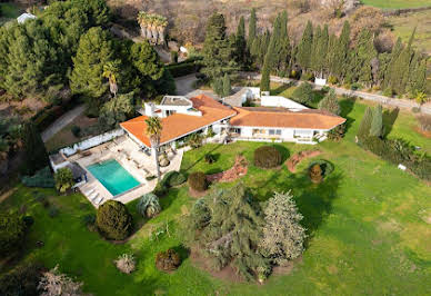 Maison avec piscine et jardin 1