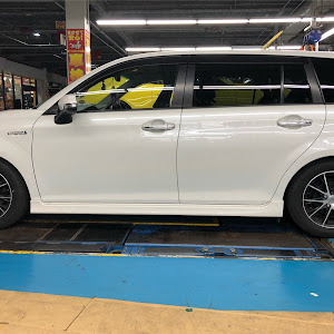 カローラフィールダー NKE165G