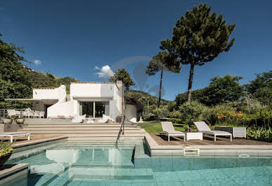 Villa avec piscine et jardin 2