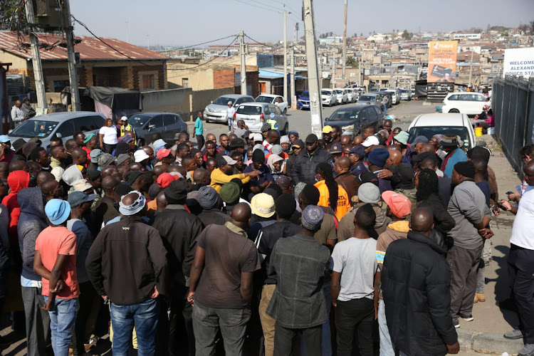 Taxi drivers are calling for improved visible policing to combat the high crime rate in Alex.