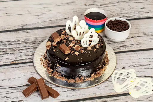 Choco Crunchy KitKat Cake [500 Grams]