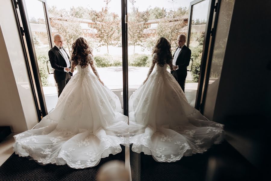 Fotógrafo de casamento Vitaliy Ushakov (ushakovitalii). Foto de 15 de julho 2018