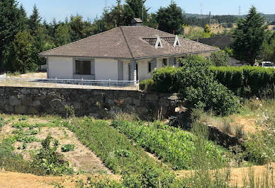 Villa avec piscine et terrasse 3