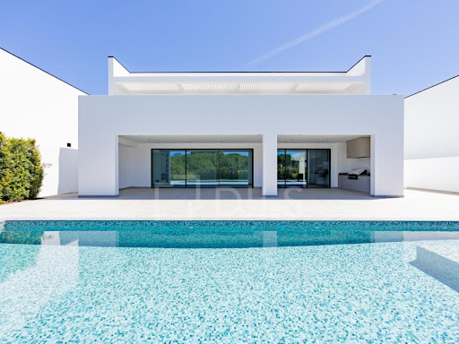 House with pool and terrace 2