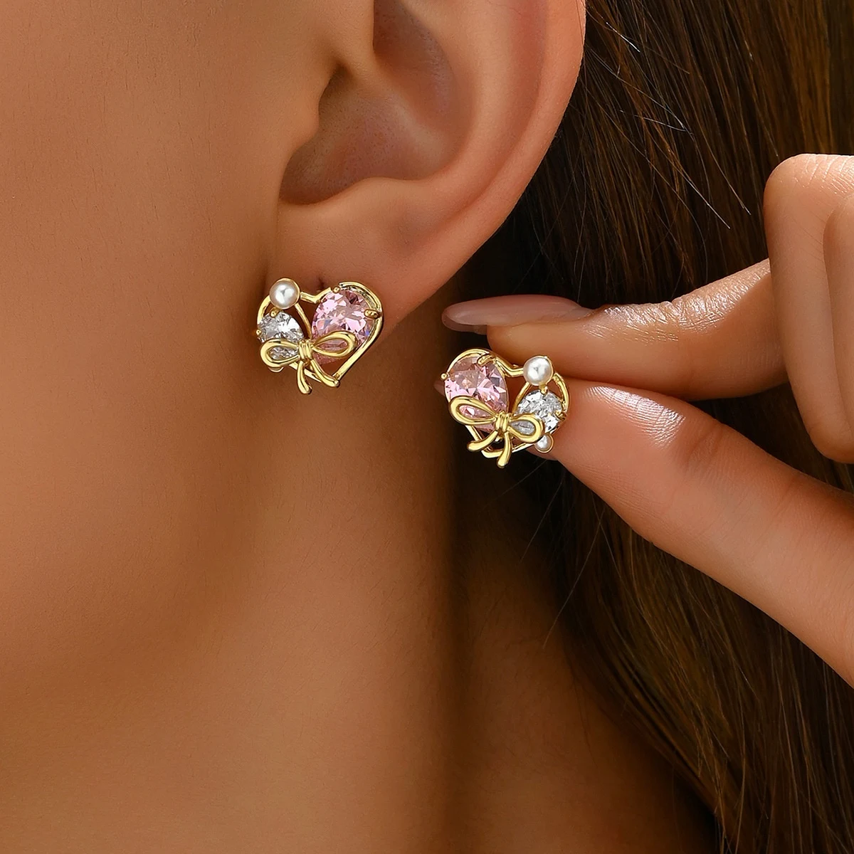 Title 4, Boucles doreilles clous pour femmes, design ni...