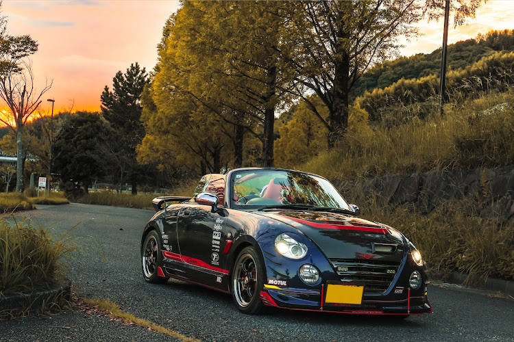 コペンのリアもたまには📸✨✨・夕刻の風景・秋が待ち遠しい🍂・オープンカーのある景色に関するカスタム事例の投稿画像2枚目