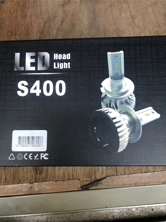ひさぴょん【ローガン東北】さんが投稿したチームローガン東北・ヘットライト球交換・LED交換・明るすぎかな？に関するカスタム事例の投稿画像2枚目