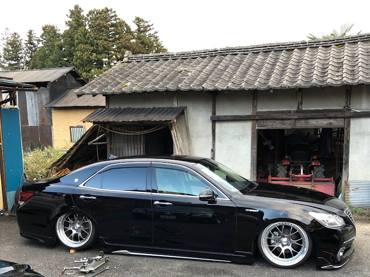 クラウンロイヤルのエムズガレージ・ホイール交換・20インチ・SSR MS3に関するカスタム事例の投稿画像4枚目