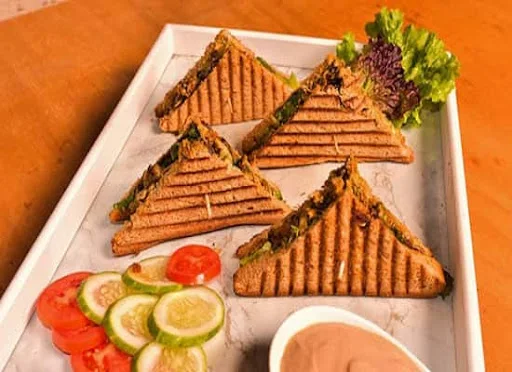 Chicken Tikka Sandwich (4 Pcs)