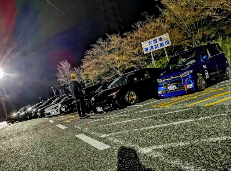86の86・プリウスに関するカスタム事例の投稿画像2枚目
