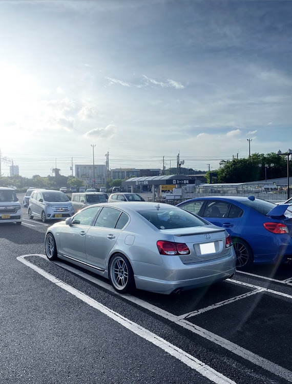 GSの8月もよろしくお願いします・ホイール交換・低そうで低くない少し低い車に関するカスタム事例の投稿画像3枚目