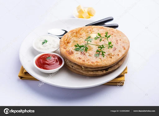 Matar Paratha (1Pc + Curd + Picke)