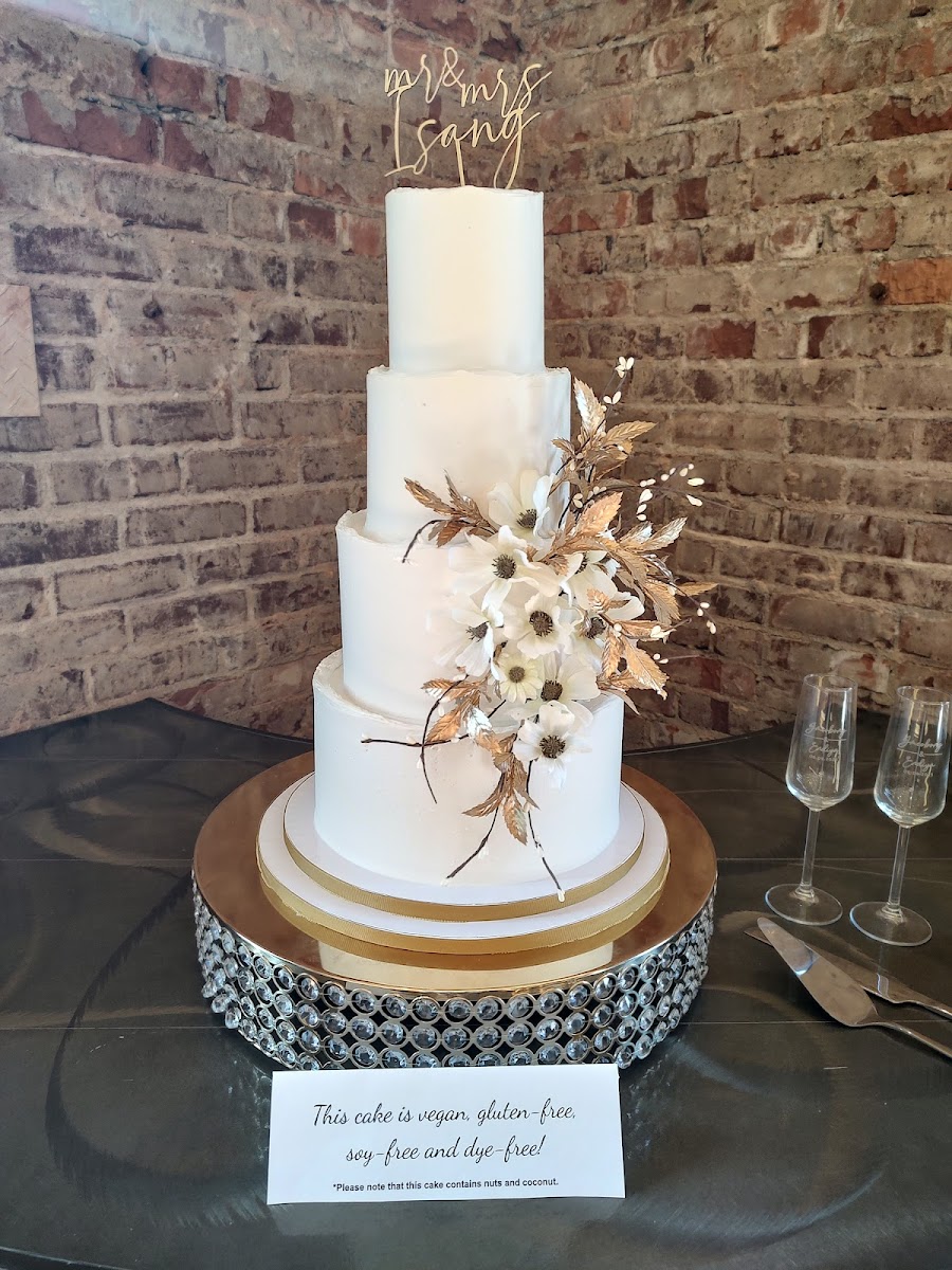 They do AMAZING wedding cakes!