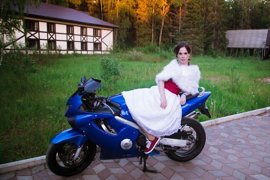 Jurufoto perkahwinan Andrey Belyy (white07062012). Foto pada 6 Januari 2019