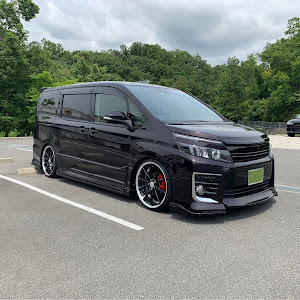 ヴォクシー ZRR80W