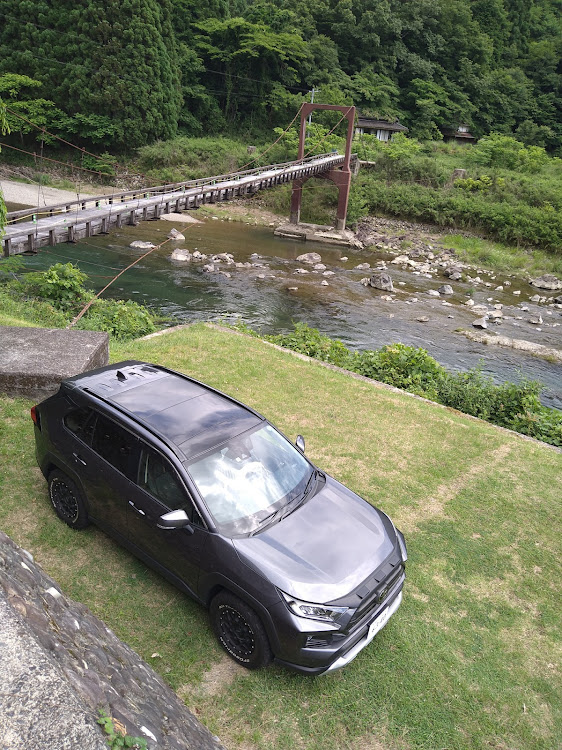 RAV4の上から愛車・川・吊り橋・南丹市に関するカスタム事例の投稿画像1枚目