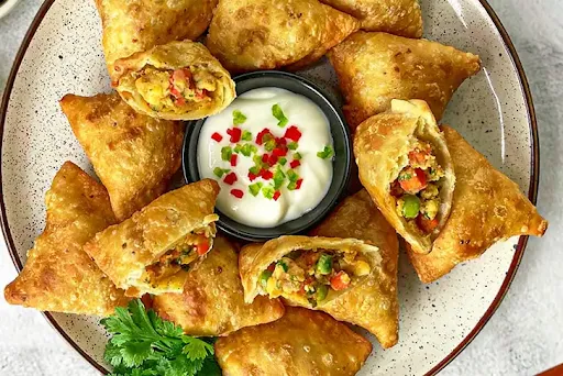 Mixed Veg Samosa [4 Pieces]