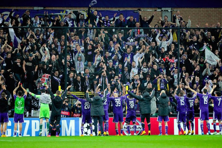 Mbemba dans le Kop anderlechtois