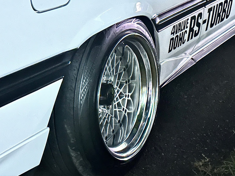 スカイラインのお題に乗っかってみた・ホイールショット・SSRフォーミュラーメッシュ・DR30・スカイラインに関するカスタム事例の投稿画像3枚目