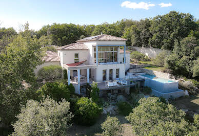 Propriété avec piscine et jardin 20