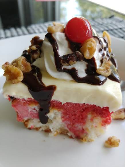 Banana Split Ice Cream Cake_image