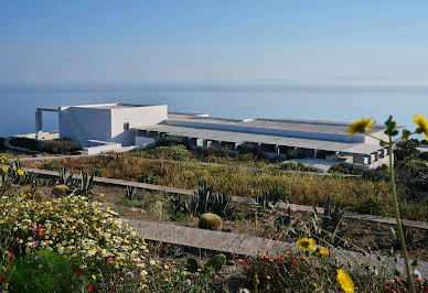 Villa with garden and terrace 3