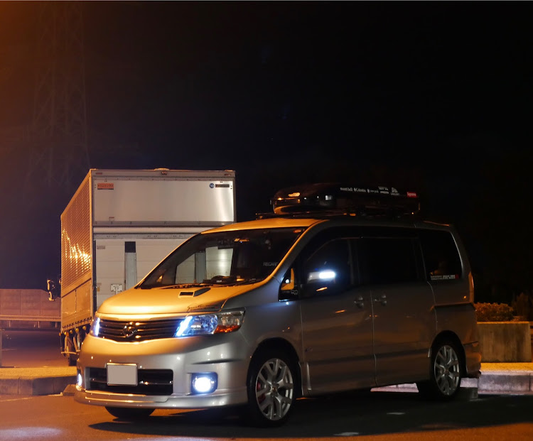 セレナの愛のつく車って・良いよね！に関するカスタム事例の投稿画像4枚目