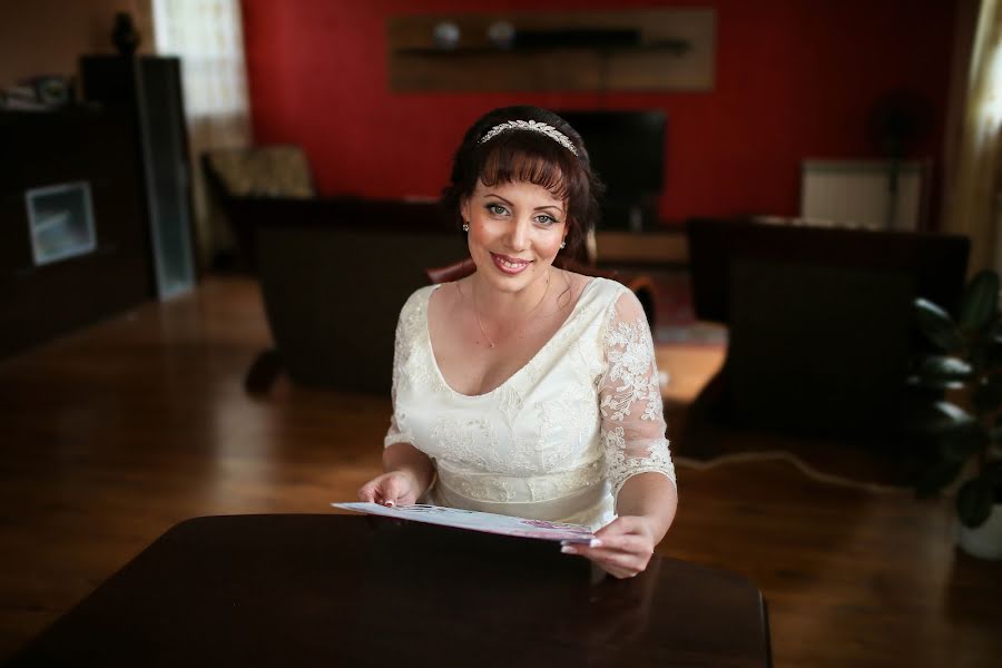 Fotógrafo de casamento Anna Sukhova (anyta13). Foto de 26 de agosto 2015