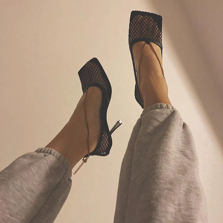 Sandalias cuadradas de tacón alto con cadena y corte de malla, elegantes y cómodas para mujer, perfectas para el verano.