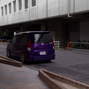 ヴォクシー AZR65G