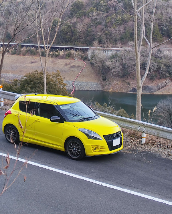 スイフトスポーツのZC32S・寒い・写真だとキレイに見えるに関するカスタム事例の投稿画像2枚目