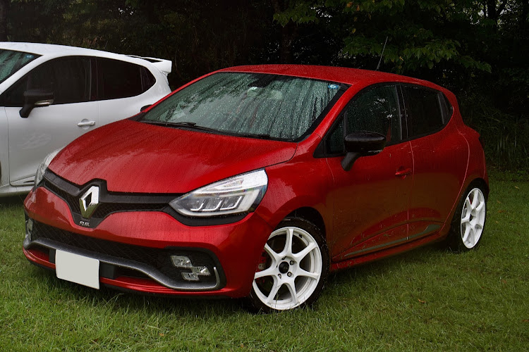 ルーテシアの日本ツラ百選・10月も宜しくお願いします・carol racing Renault・ターンパイク御所の入り駐車場・大観山スカイラウンジに関するカスタム事例の投稿画像8枚目