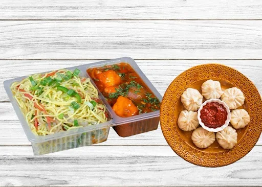 Veg Hakka Noodle  + Chilli Paneer + Veg Momo