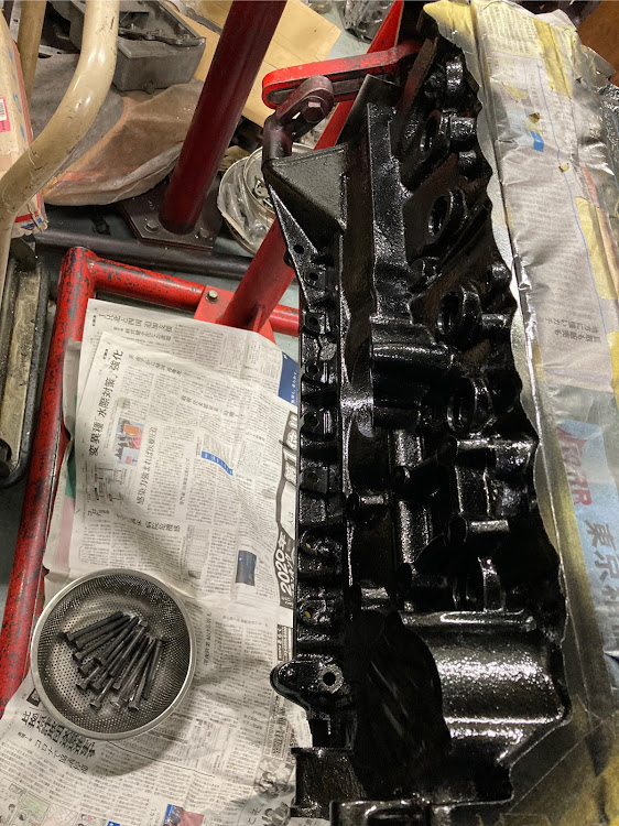 スカイライン GT-Rのパールブラック・ブロック塗装に関するカスタム事例の投稿画像2枚目