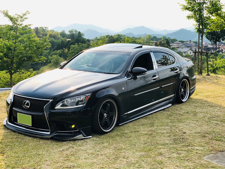 LSのLS460・lorinser・ロリンザーに関するカスタム事例｜車のカスタム