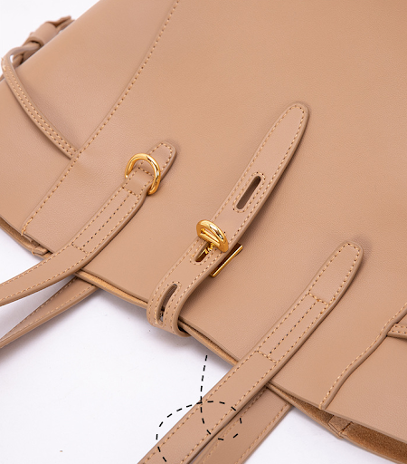 Title 3, Womens New Leather Large Capacity Messenger Ba...