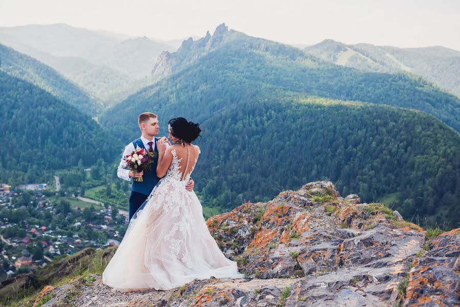 Fotografo di matrimoni Denis Osipov (svetodenru). Foto del 11 ottobre 2016