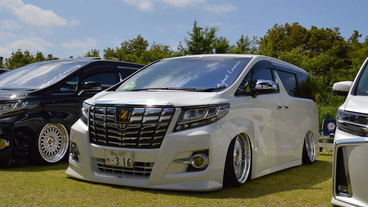 アルファードのAspect Lowness・ド派手は破門・暑さで頭がやられる・ビールっぱら🙈に関するカスタム事例の投稿画像1枚目