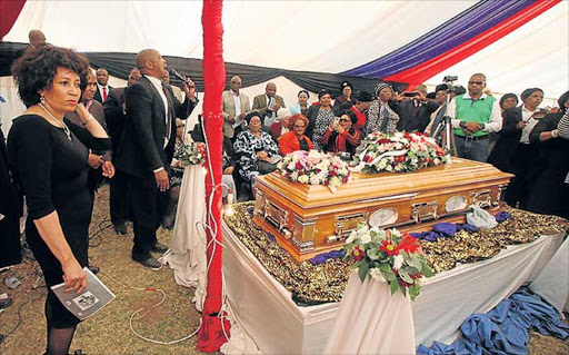 EMOTIONAL PLEA: King Buyelakhaya Dalindyebo’s old comrade and friend for more than 30 years, Human Settlement Minister Lindiwe Sisulu read a message written by the monarch during the funeral of one of his wives, Queen Nolitha Dalindyebo, nee Wendy Galada, at Qhumanco village near Ngcobo on Saturday. Next to her is former Engcobo mayor Lamla Jiyose, paying tribute on behalf of the ANC Picture: LULAMILE FENI