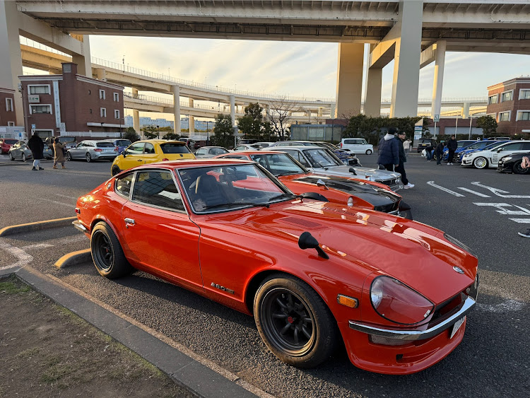 フェアレディZの大黒PA・初コラボありがとうございました・オレンジZ・息子と一緒・ヘッドライトカバーに関するカスタム事例の投稿画像4枚目