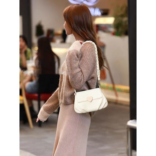 Title 5, Niche Super Sweet Love Soft One-shoulder Portab...
