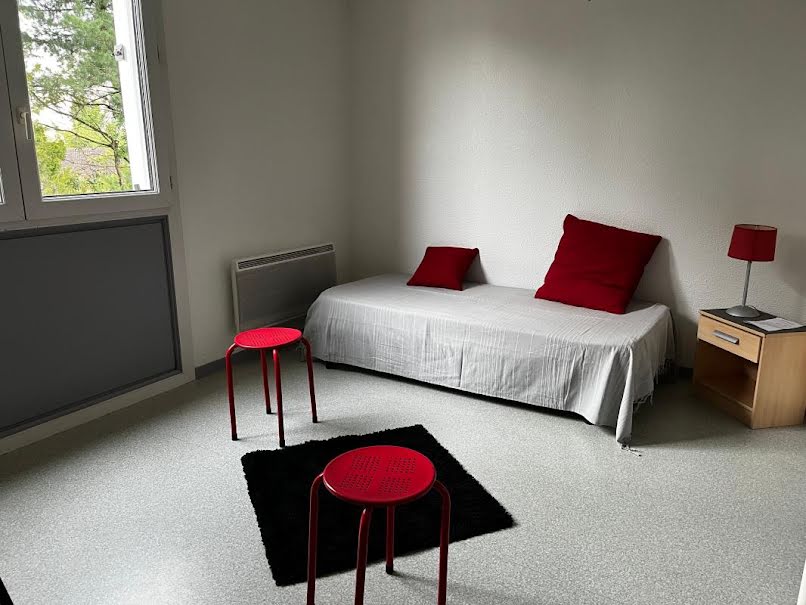 Location meublée appartement 1 pièce 23 m² à Limoges (87000), 370 €