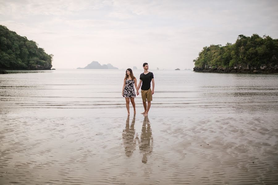 Fotógrafo de casamento Chumpon Hongkhiab (eddphotographer). Foto de 5 de dezembro 2019