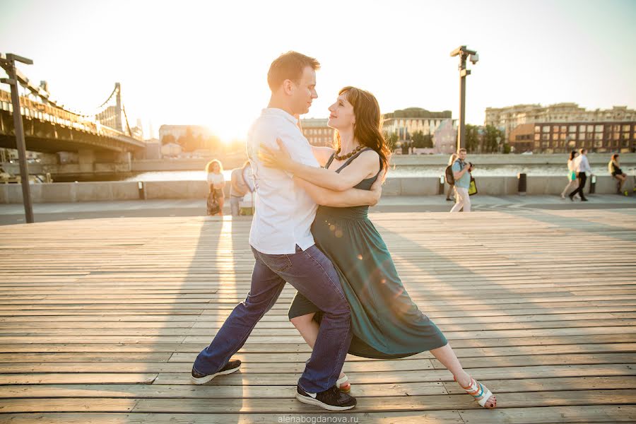 Fotógrafo de casamento Alena Bogdanova (alenabogdanova). Foto de 25 de agosto 2015