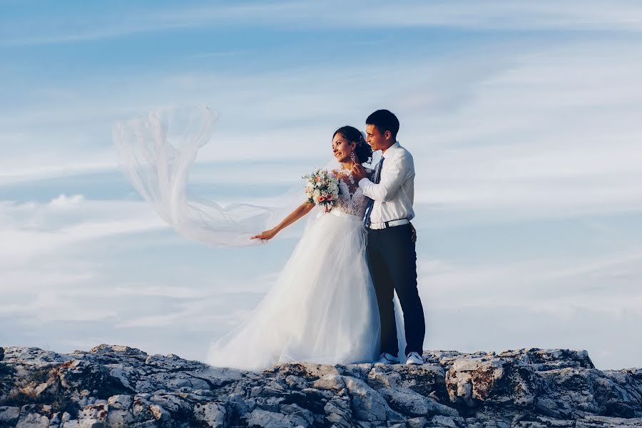 Fotógrafo de casamento Tolya Sarkan (sarkan). Foto de 7 de novembro 2018