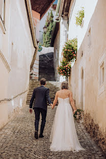 Fotógrafo de casamento Daniel Cseh (tothemoonandback). Foto de 4 de julho 2022