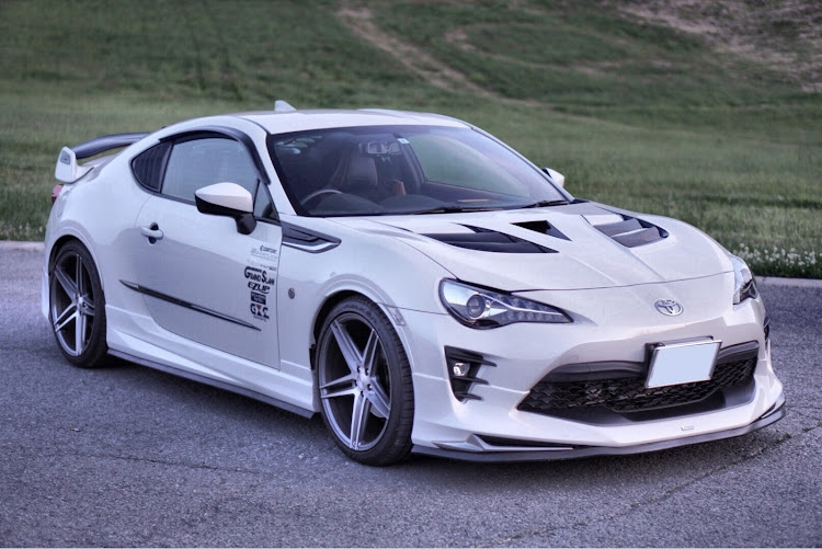 86のBRZ・梅雨明けまだか・車高調整・足回りセッティングに関するカスタム事例の投稿画像1枚目